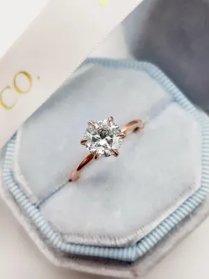 1.01 Carat Round Brilliant Cut Six Prongs Diamond Engagement Ring in Rose Gold